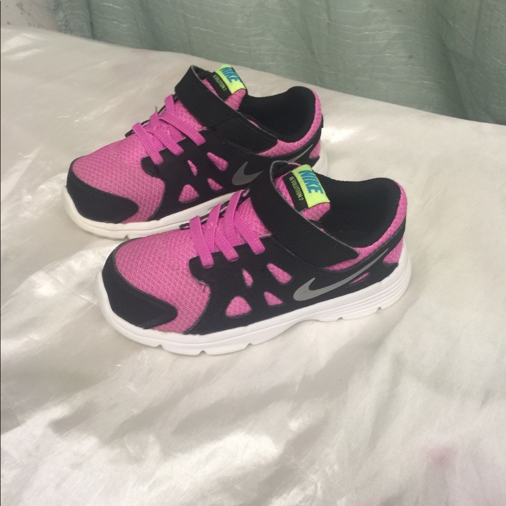 Nike - Picture 1 of 5